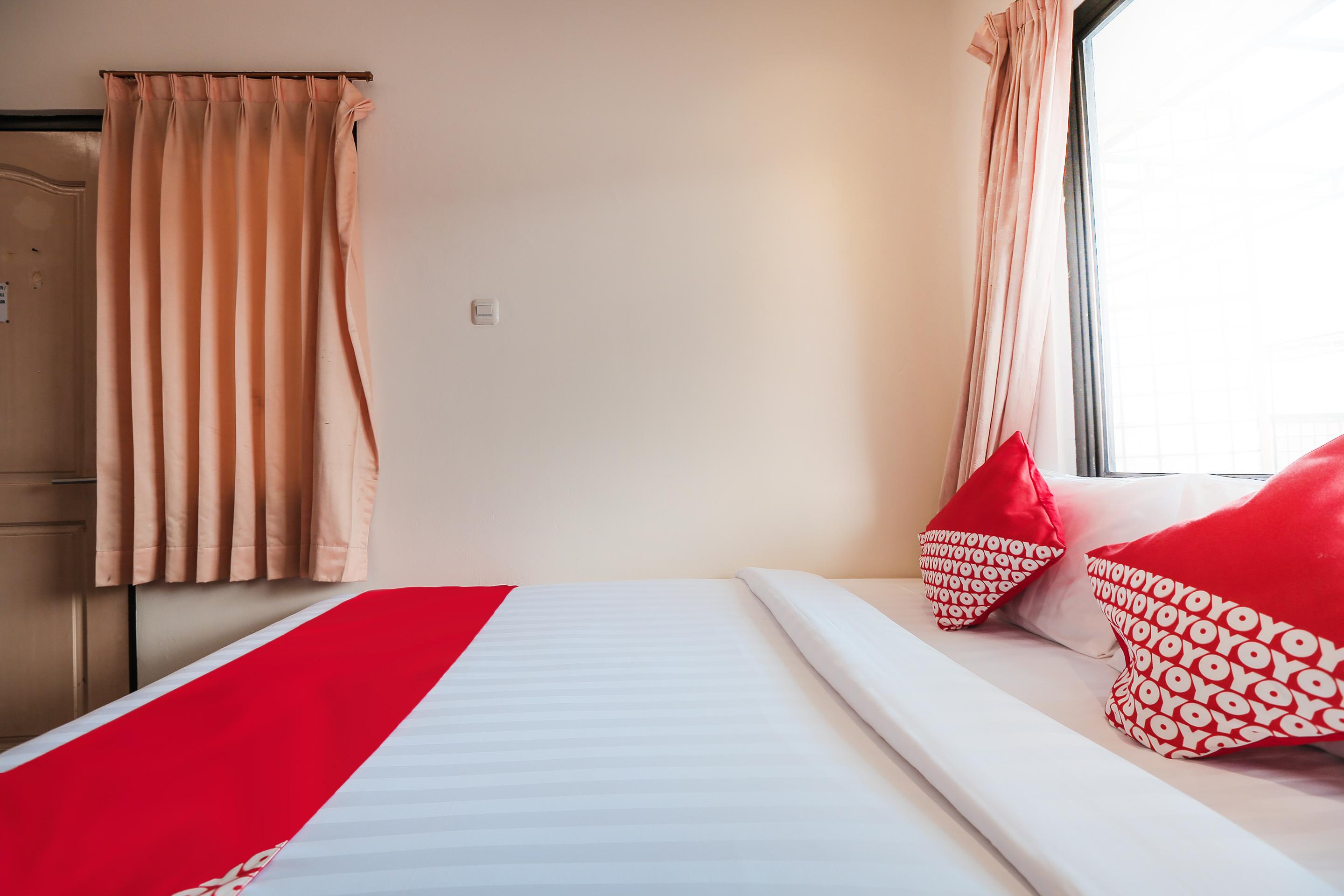 Oyo 141 Fatmawati Cozy Hotel 3*