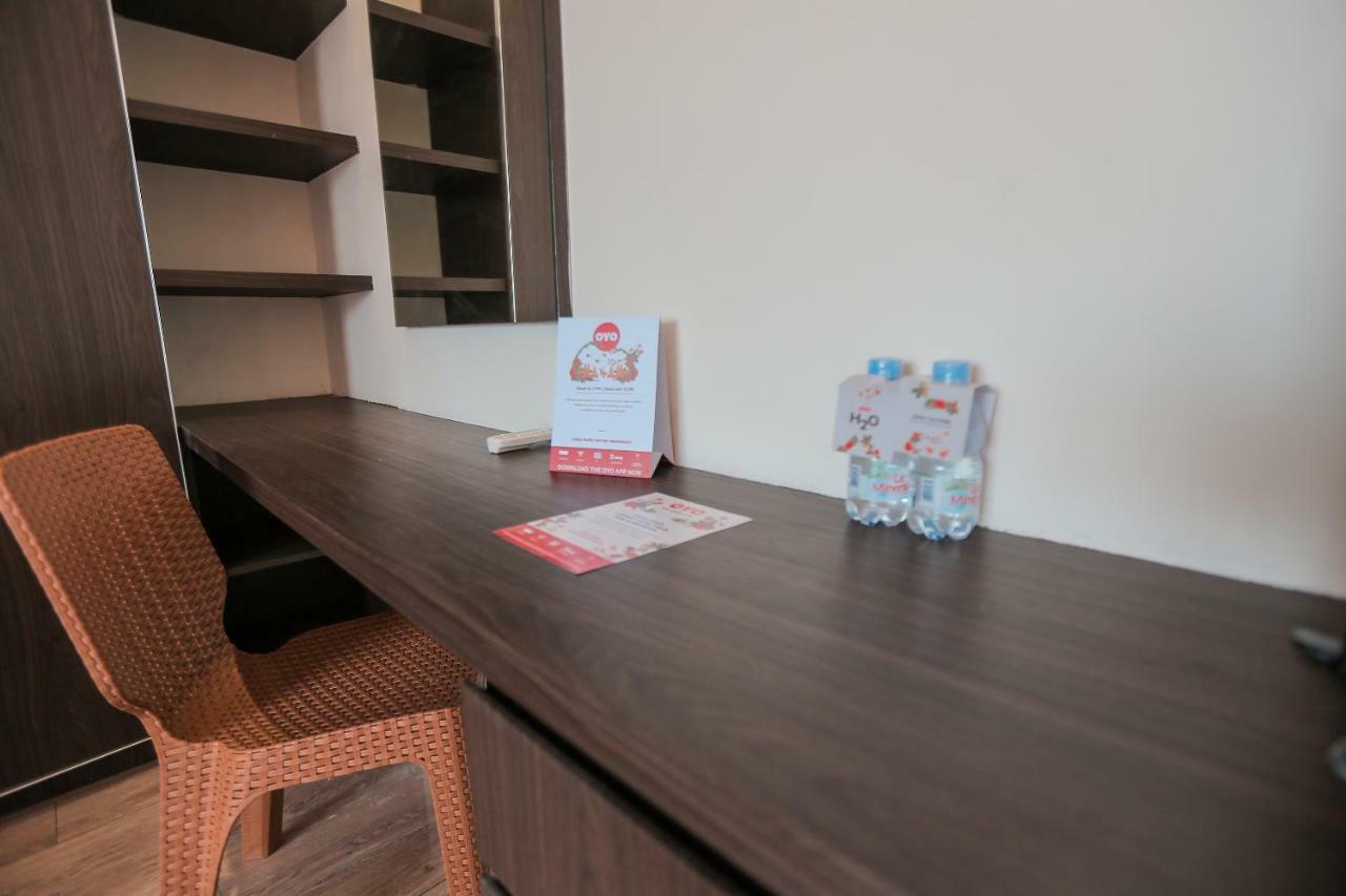 Oyo 141 Fatmawati Cozy Hotel