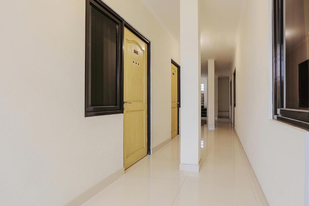 Oyo 141 Fatmawati Cozy Hotel 3*